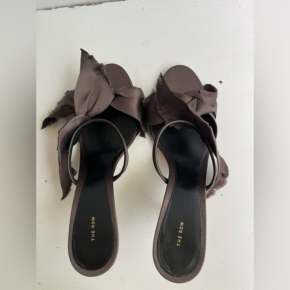 THE ROW Vika Sandals 39.5 - Picture 4 of 13